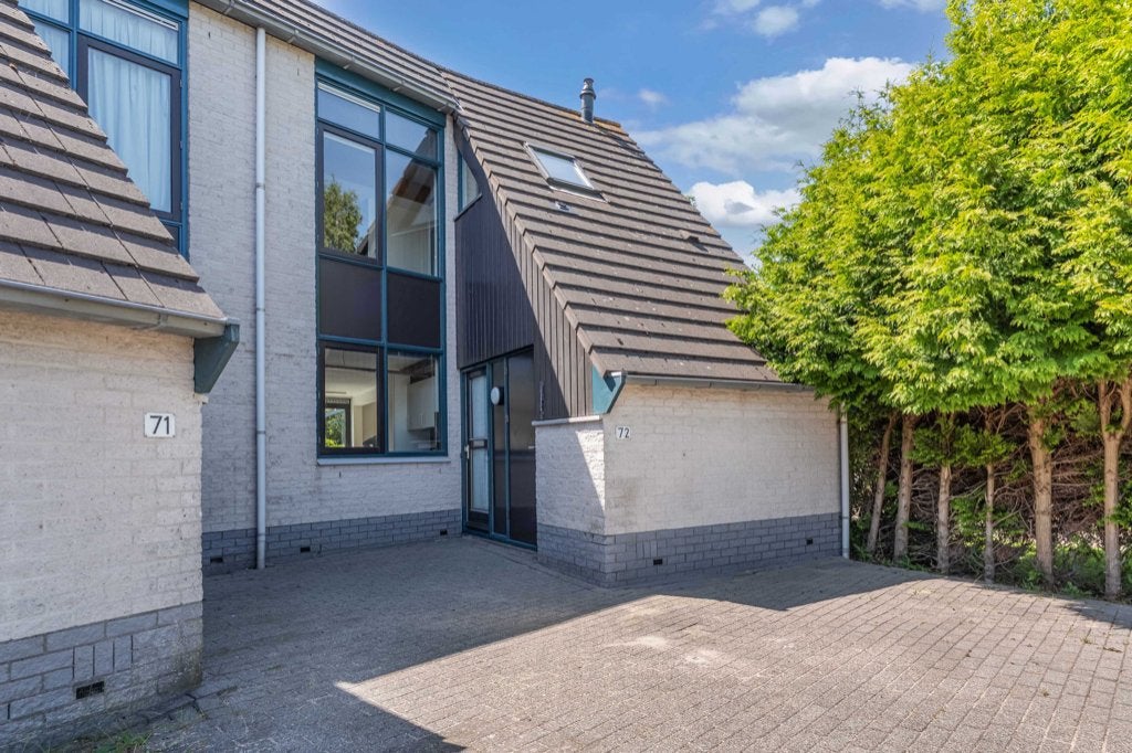 Uniek wonen aan het water  met je eigen boot voor de deur!, Huizen en Kamers, Huizen te koop, Lemmer, Tot 200 m², 5 kamers, Hoekwoning