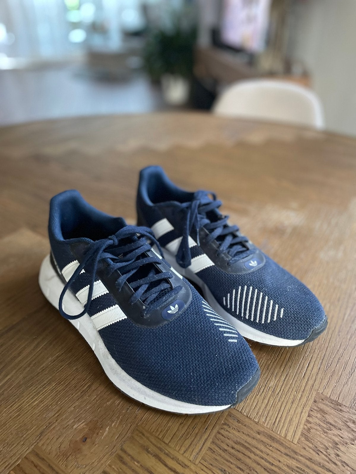 Adidas Swift Run RF Sneakers - Maat 44, Ophalen of Verzenden, Zo goed als nieuw, Blauw, Sneakers of Gympen
