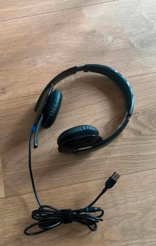 Logitech headset, Computers en Software, Headsets, Logitech, On-ear, Ophalen of Verzenden, Zo goed als nieuw