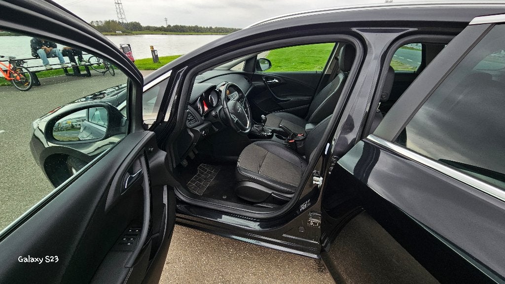 Foto 9 van Opel Astra 1.4 74KW ST 2016 Zwart
