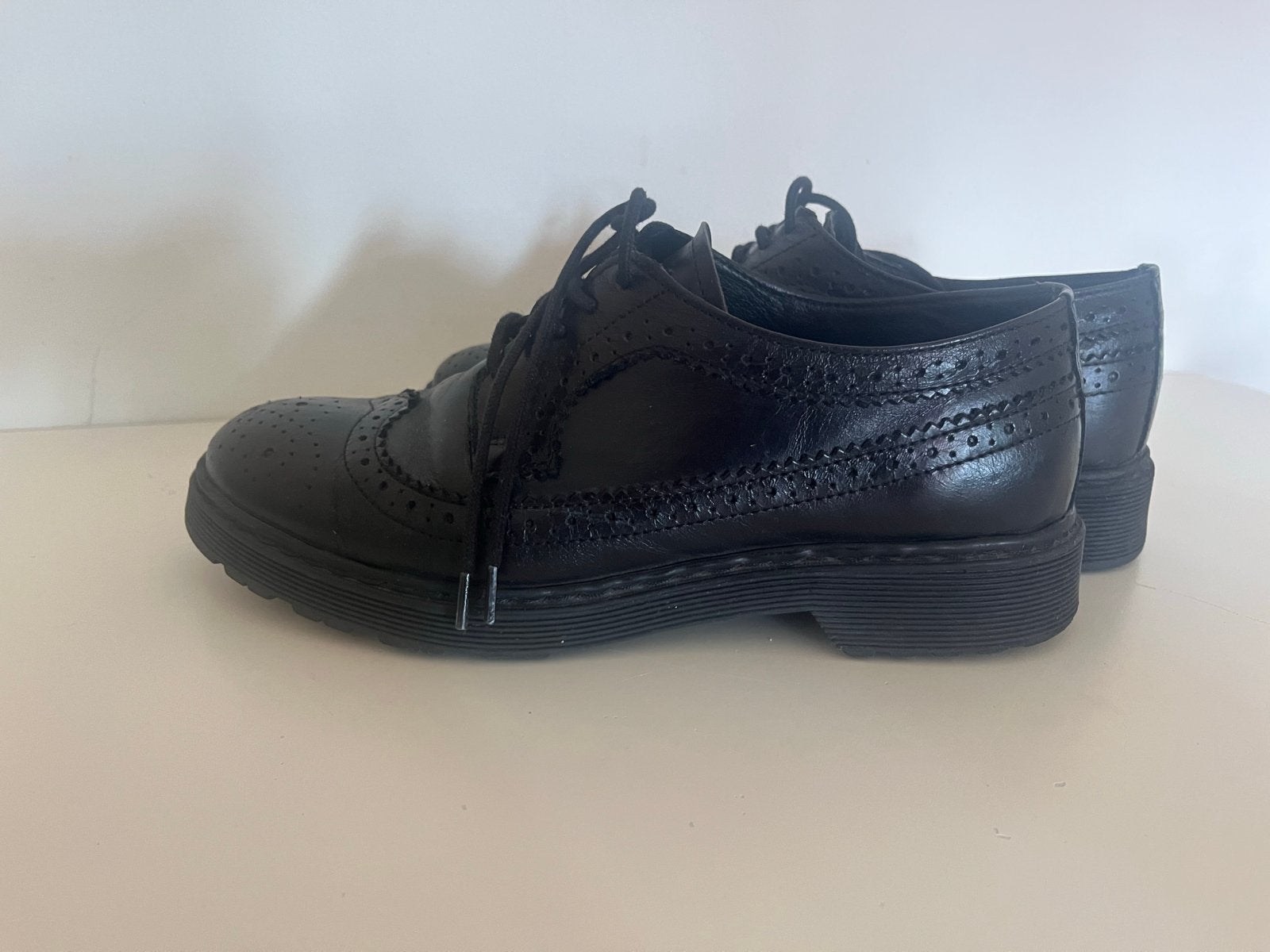 Buffalo London Brogue Schoenen 38 - Zwart Leder, Kleding | Dames, Schoenen, Ophalen of Verzenden, Gedragen, Zwart, Overige typen