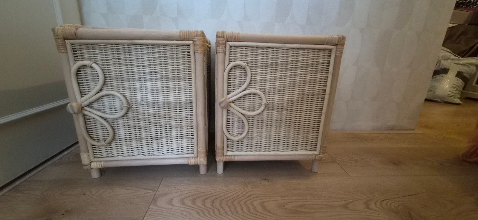 2 rotan nachtkastjes, H&M, zo goed als nieuw, Huis en Inrichting, Slaapkamer | Nachtkastjes, Ophalen, Overige materialen, Minder dan 45 cm