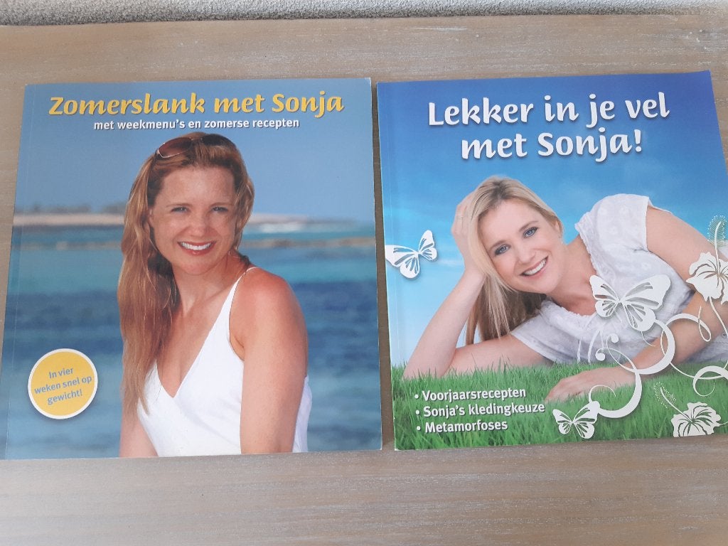 LEKKER IN JE VEL MET SONJA! EN ZOMERSLANK MET SONJA, Ophalen of Verzenden, Gelezen
