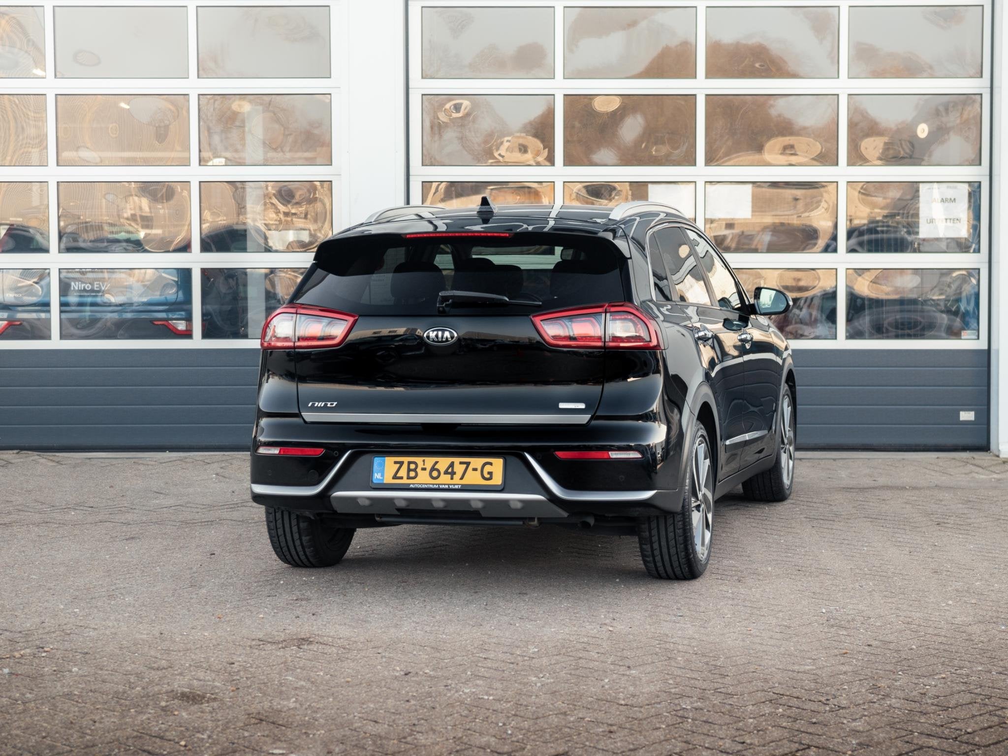 Foto 6 van Kia Niro 1.6 GDi Hybrid ExecutiveLine l lederen bekleding l