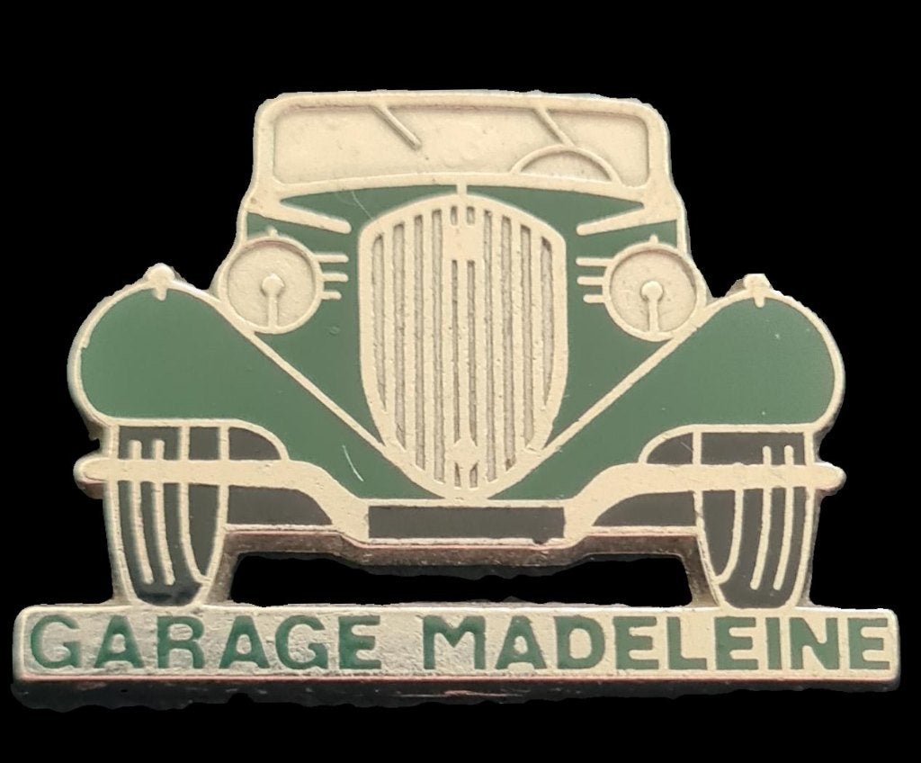 Citroën Traction- Garage Madeleine pin, Verzamelen, Verzenden, Nieuw, Transport, Speldje of Pin