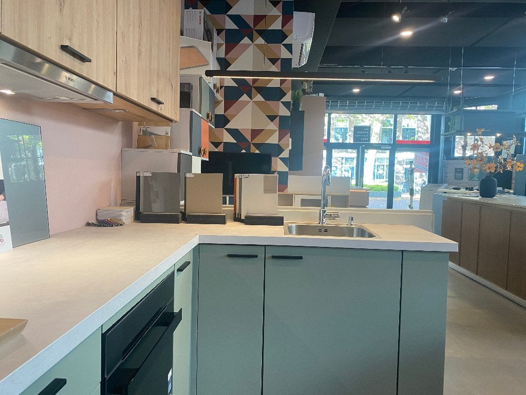 Showroom L keuken, 2801CV, Hoekkeuken, Nieuw, Kunststof