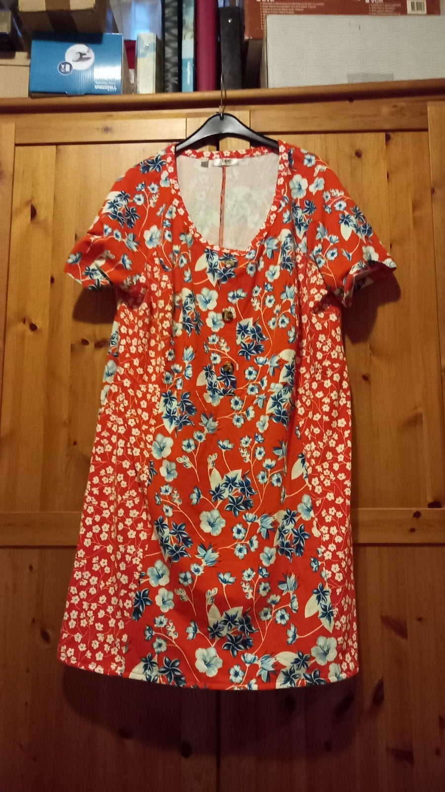 Tuniek/ jurk. Maat 52 54.  Rood gebloemd. 
Maat 52 54.
Rood, Ophalen of Verzenden, Zo goed als nieuw, Rood, Blouse of Tuniek