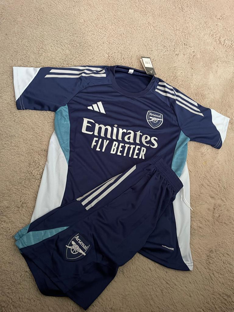 Mooie voetbal setjes voor de zomer, Kleding | Heren, Ophalen of Verzenden, Nieuw, Overige maten