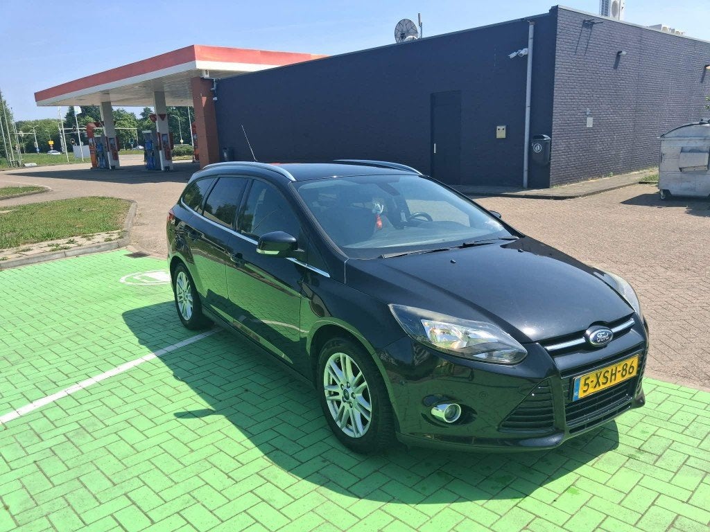 Ford Focus 1.0 Ecoboost 92KW Wagon 2014 Zwart, Auto's, 125 pk, Zwart, Origineel Nederlands, Handgeschakeld