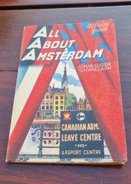 Vintage boekje 'All about Amsterdam' met plattegrond, Europa, Ophalen of Verzenden, Reisgids of -boek, Johan Luger, G.H. Wallagh