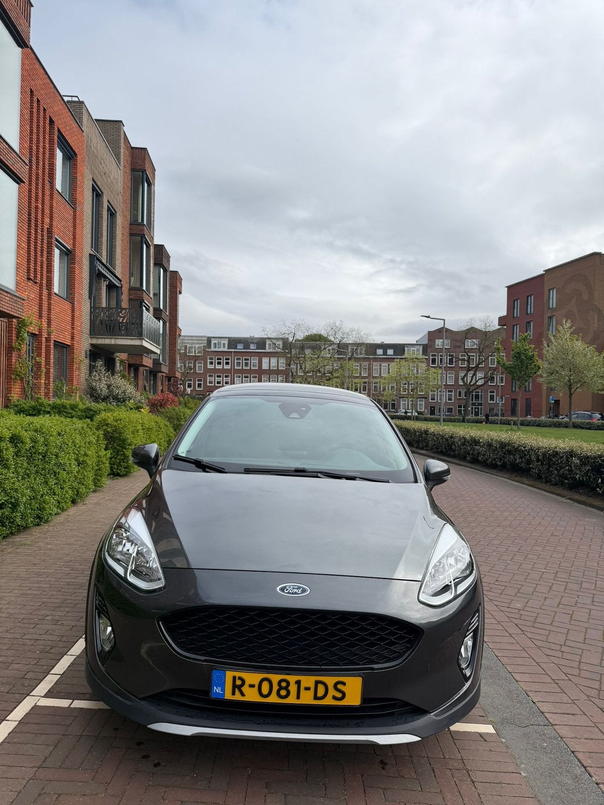 Ford Fiësta  2018 Grijs BENZINE!!, Voorwielaandrijving, 1141 kg, 4 cilinders, 49 €/maand