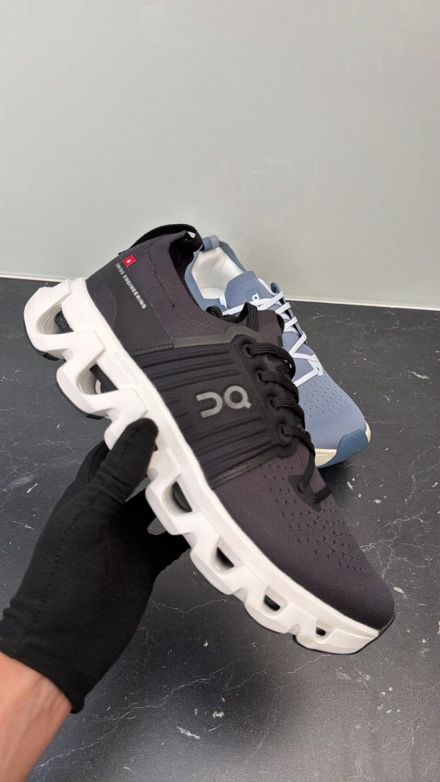 ACTIE! Oncloud trainingspak sneakers Under armour essentials, Kleding | Heren, Zwart, Overige maten, Ophalen of Verzenden, Zo goed als nieuw