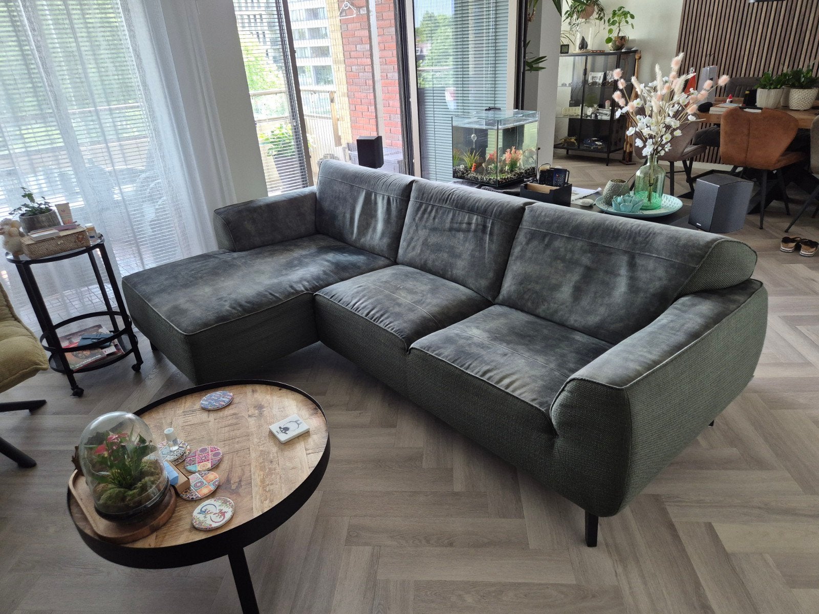 Moderne Hoekbank met Longchair - Groene  Stof, Huis en Inrichting, Banken | Bankstellen, 250 tot 300 cm, Gebruikt, 100 tot 125 cm