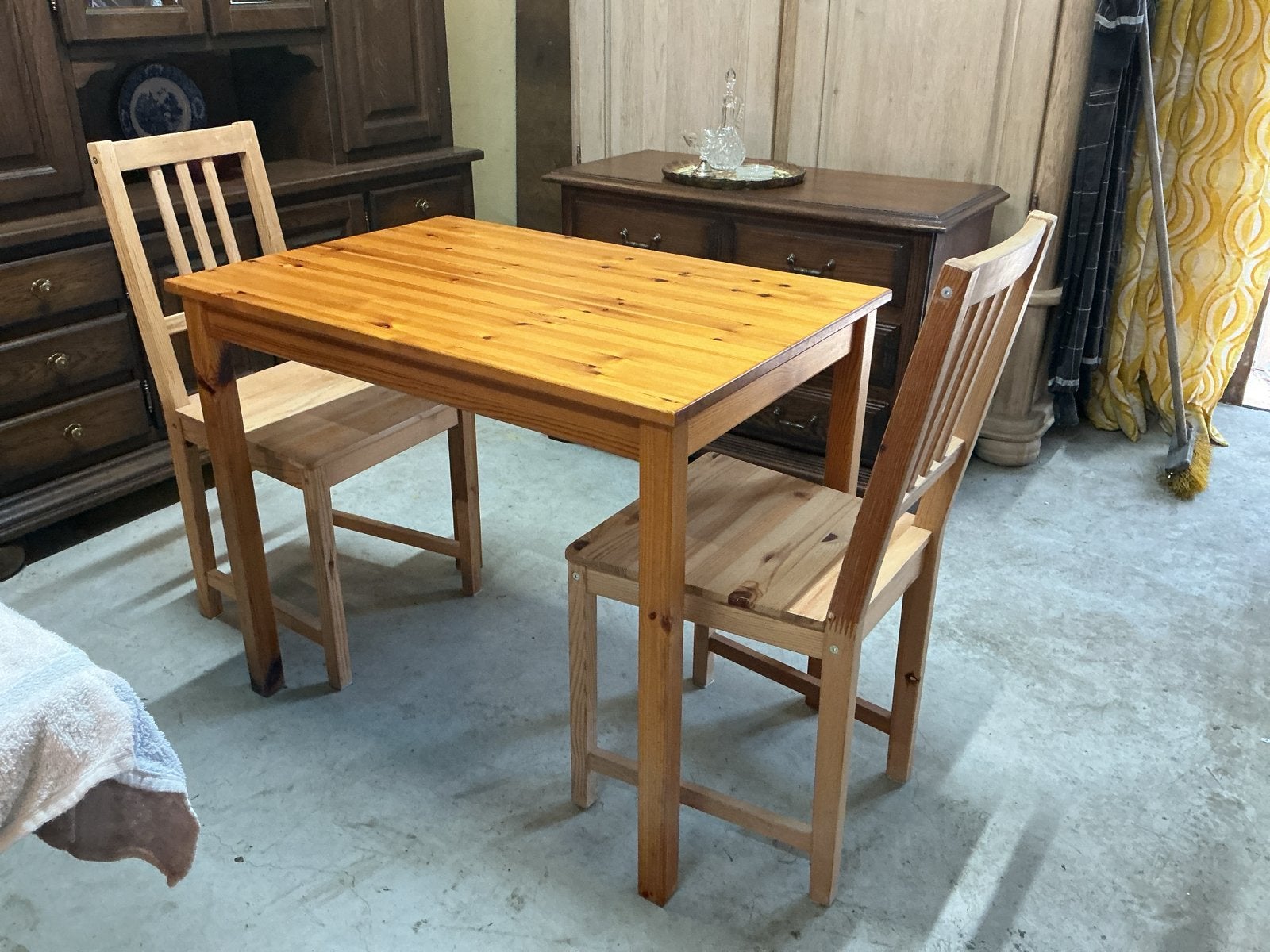 Houten eettafel met 2 stoelen - Compact en sfeervol, Ophalen, Gebruikt