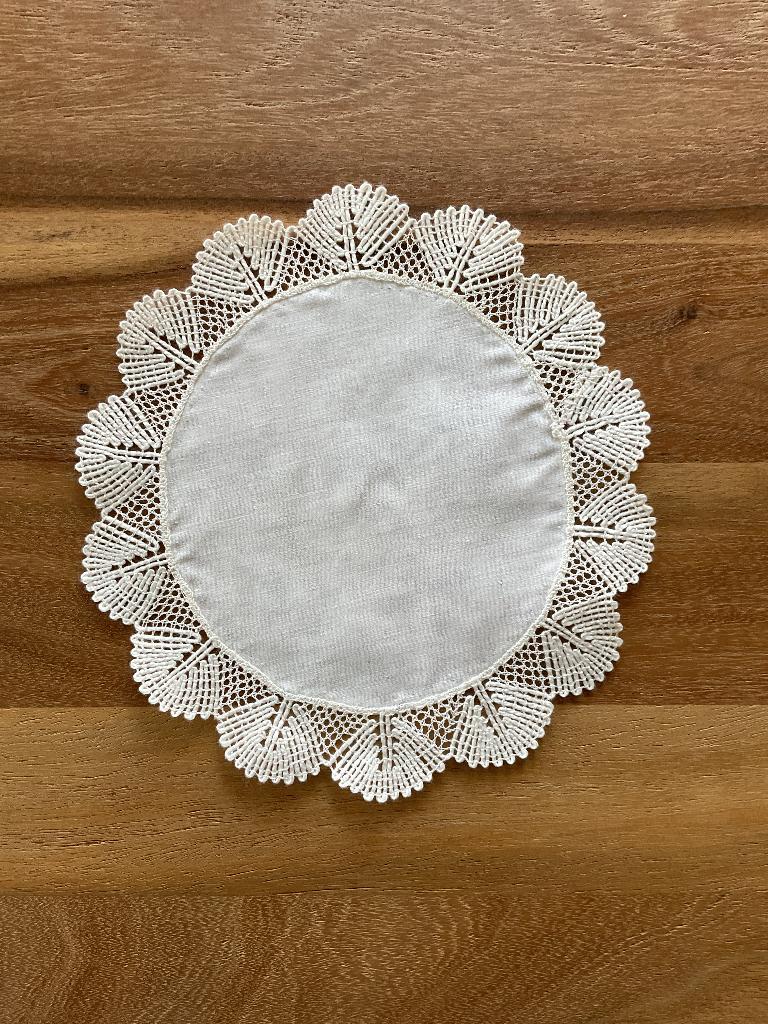 Diverse handgekloste kleedjes , prijs per stuk, Ophalen of Verzenden, Nieuw, Klos(sen)