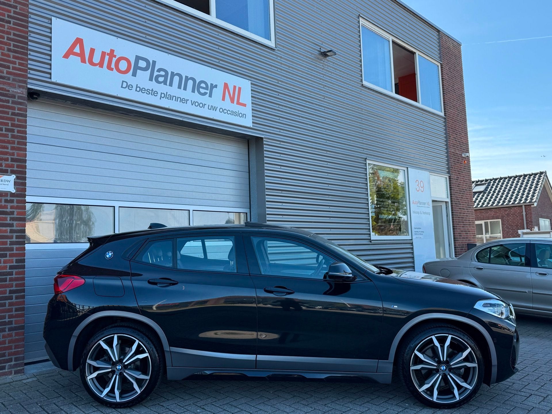 BMW X2 2.0i xDrive High Executive! Camera! Head-Up! Pano!, Automaat, X2, Gebruikt, 2000 kg