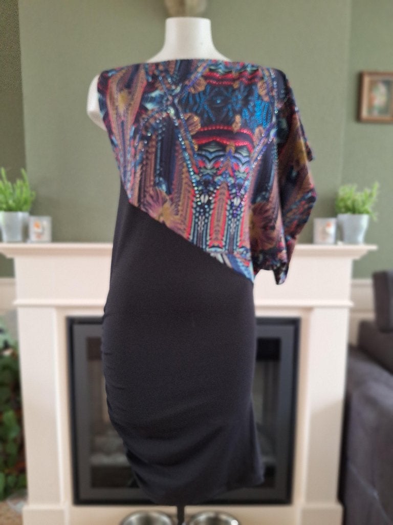 Mooie One shoulder look Custo jurk M 38, Kleding | Dames, Jurken, Maat 38/40 (M), Custo, Verzenden, Zwart