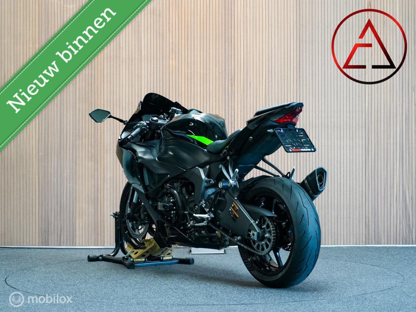 Kawasaki ZX-6R 2025 Zwart | Arrow + decat | 7.862 km, Motoren, 636 cc, Kawasaki, Christiaan huygensweg 32D, Bedrijf