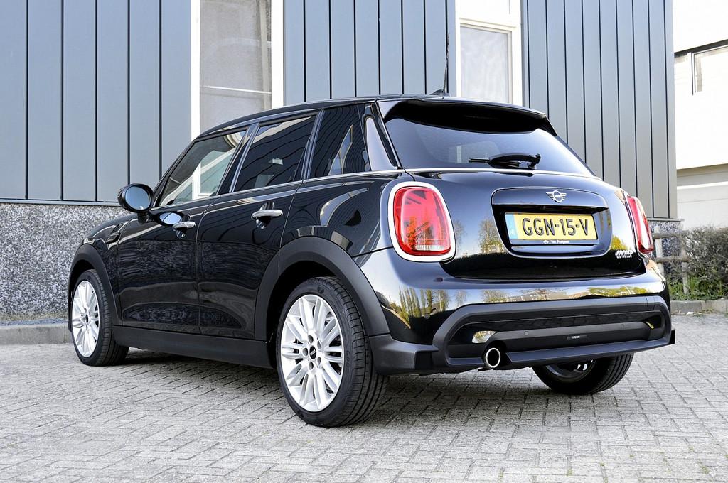 MINI Mini 1.5 Cooper Camden Plus Edition Rijklaarprijs-Garan, Auto's, Mini, 12 maanden, 136 pk, Gebruikt, Zwart