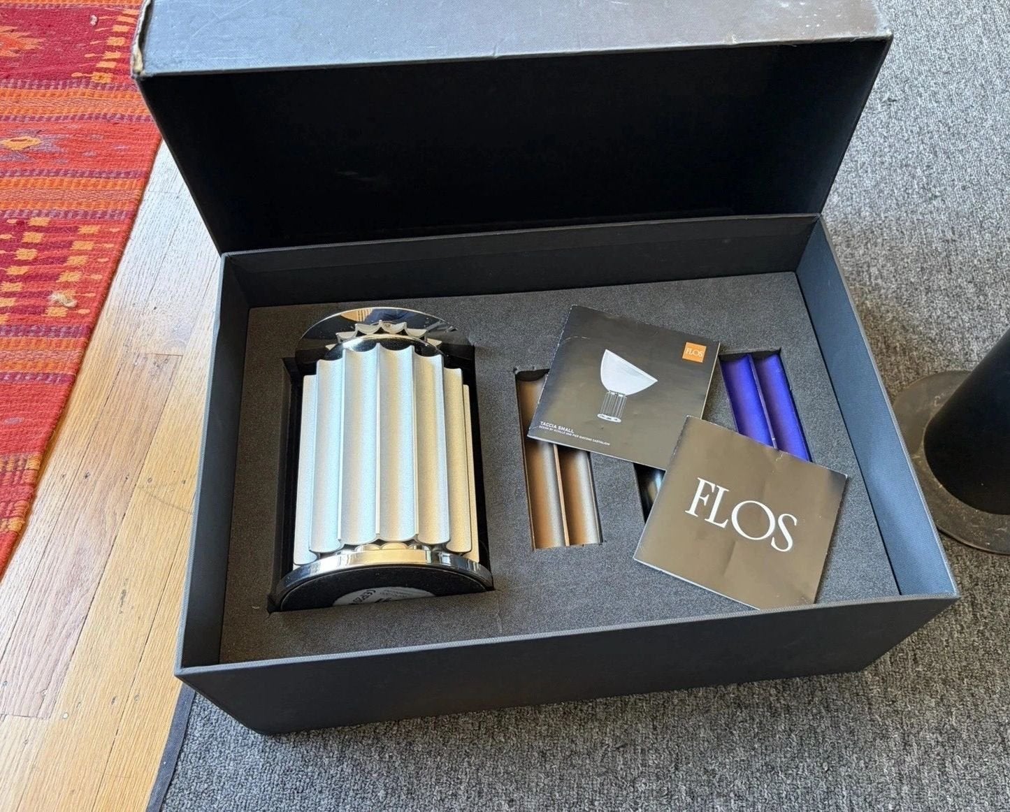 FLOS Taccia Small LED Tafellamp ZilverChroom + accessoires, Huis en Inrichting, Lampen | Tafellampen, Ophalen of Verzenden, Zo goed als nieuw