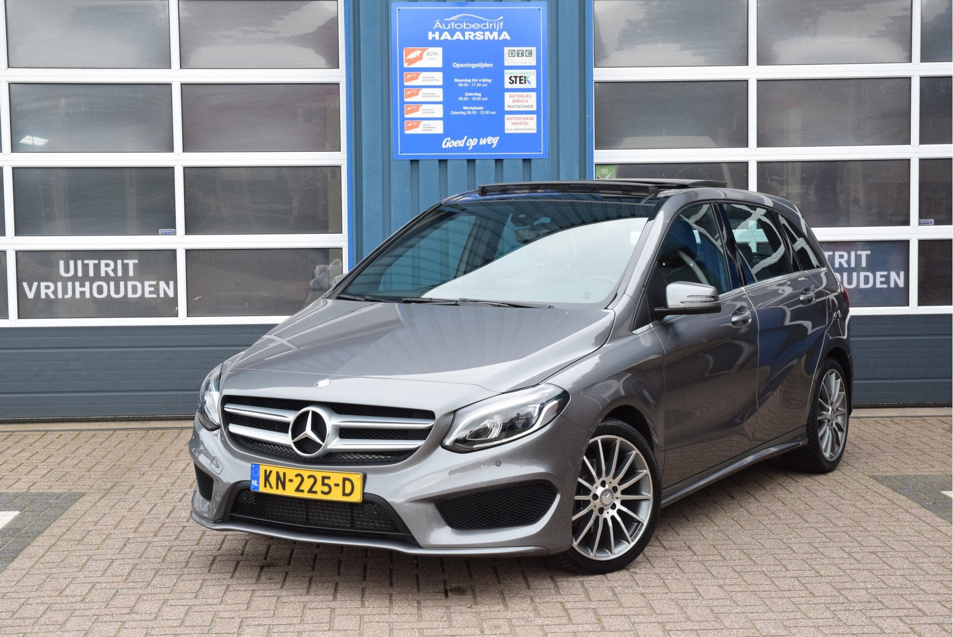 Mercedes-Benz B-Klasse 200 Ambition AMG Pakket Paonramadak, Auto's, Dealer onderhouden, 1325 kg, Gebruikt, Bedrijf