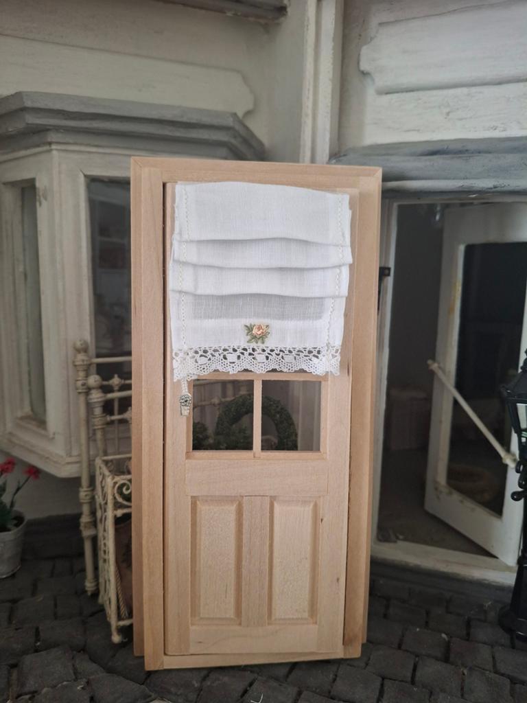 Schattig optrek gordijntje …..Poppenhuis 1:12, Verzamelen, Ophalen of Verzenden, Nieuw, Poppenhuis