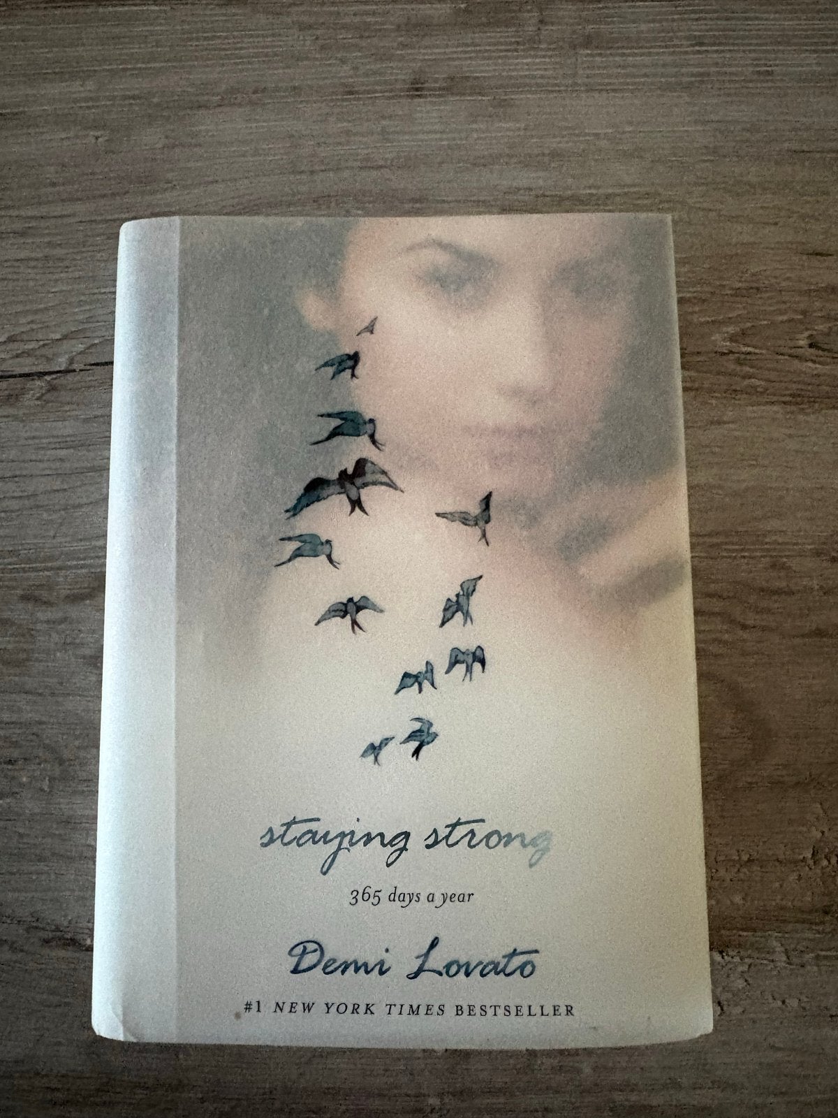 Staying Strong: 365 dagen per jaar - Demi Lovato, Ophalen of Verzenden, Zo goed als nieuw