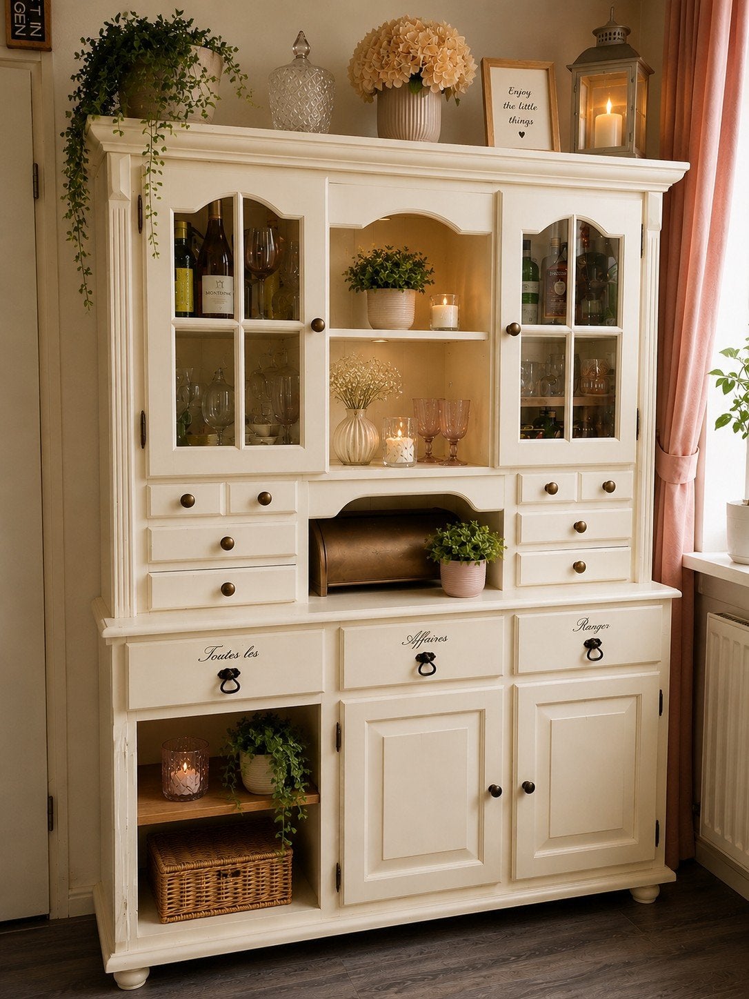 Crème-wit dressoir met vitrinekasten en lades, Huis en Inrichting, Ophalen, Zo goed als nieuw, Landelijke stijl, 25 tot 50 cm