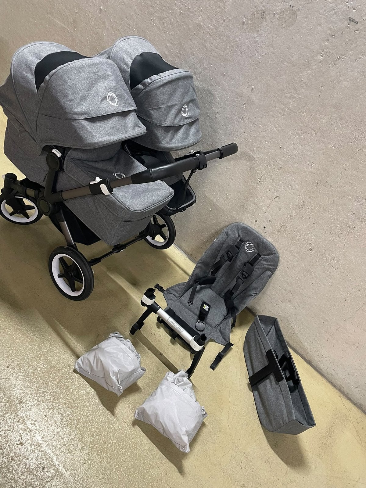 Bugaboo donkey 5 graphite grey, Support@bugaboo.com, Bugaboo, Ophalen of Verzenden, Zo goed als nieuw