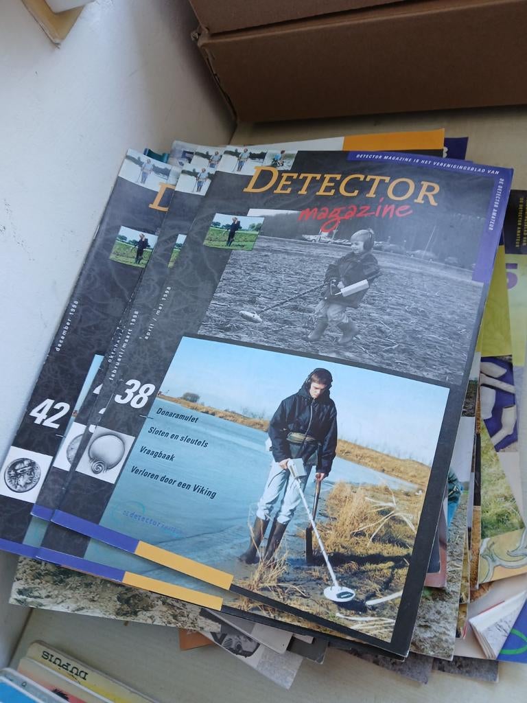 Metaal detector magazines 25 voor 25 stuks losse verkoop 2 e, Ophalen of Verzenden, Overige merken