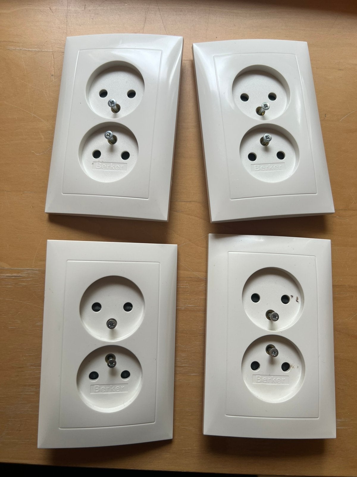 Berker 4x dubbel stopcontact wit, Ophalen, Zo goed als nieuw, Stopcontact