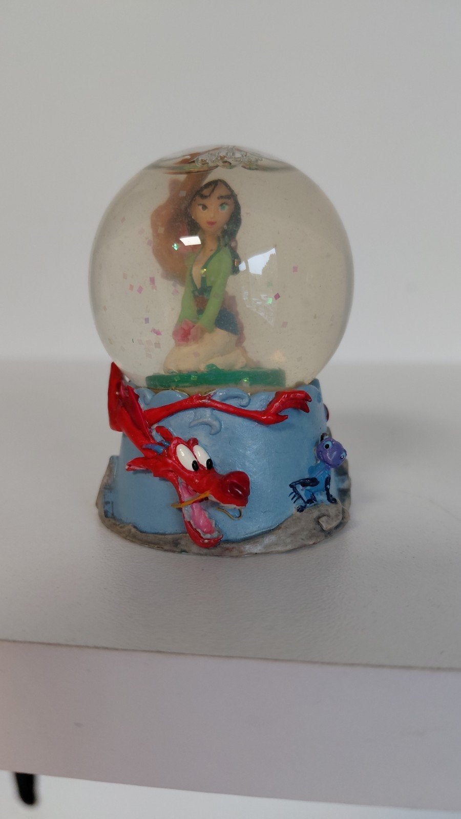 Mulan Disney Snowglobe, Verzamelen, Ophalen of Verzenden, Zo goed als nieuw, Beeldje of Figuurtje