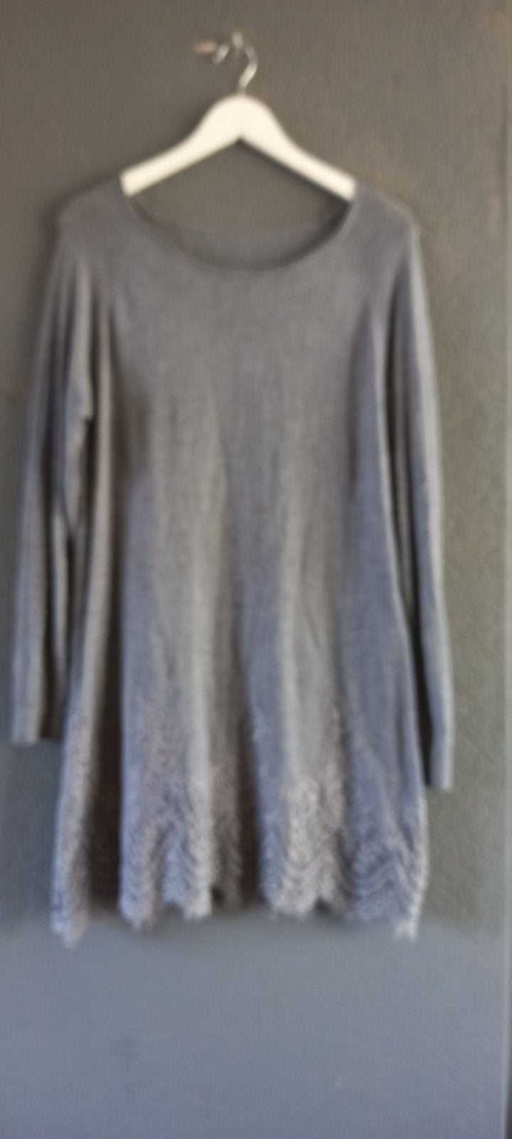 Lange gebreide trui/jurk met kant, grijs, maat 40, Kleding | Dames, Maat 38/40 (M), Verzenden, Zo goed als nieuw, Grijs