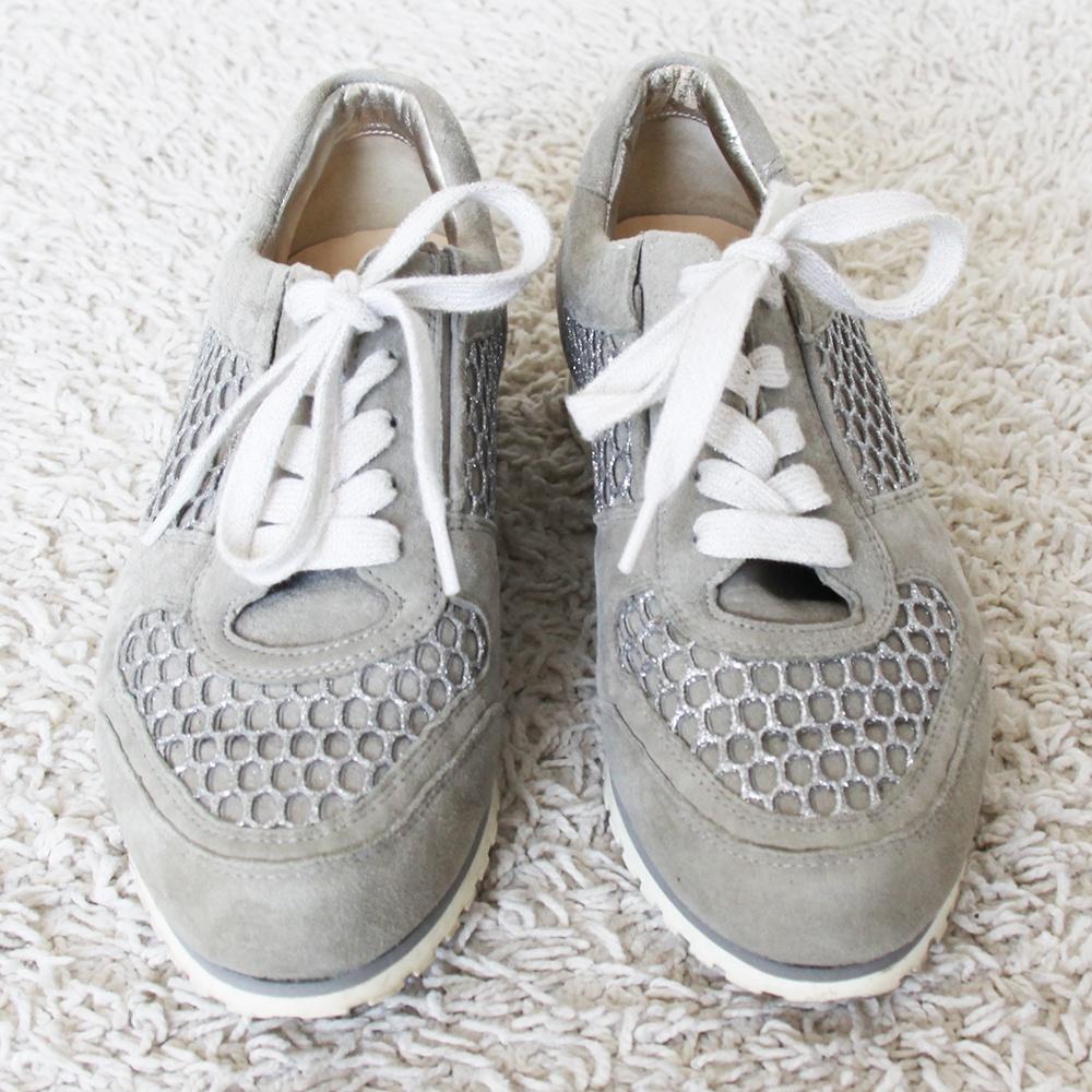 Mooie Suede Hassia Gympen (Maat 37) - s15 € 65,-, Hassia, Ophalen of Verzenden, Grijs, Sneakers of Gympen