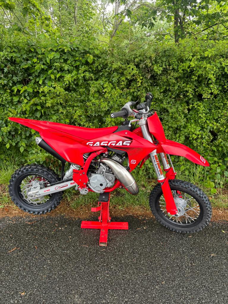 Gasgas 50cc 2024  nette motor, Fietsen en Brommers, Ophalen, Zo goed als nieuw, Overige merken