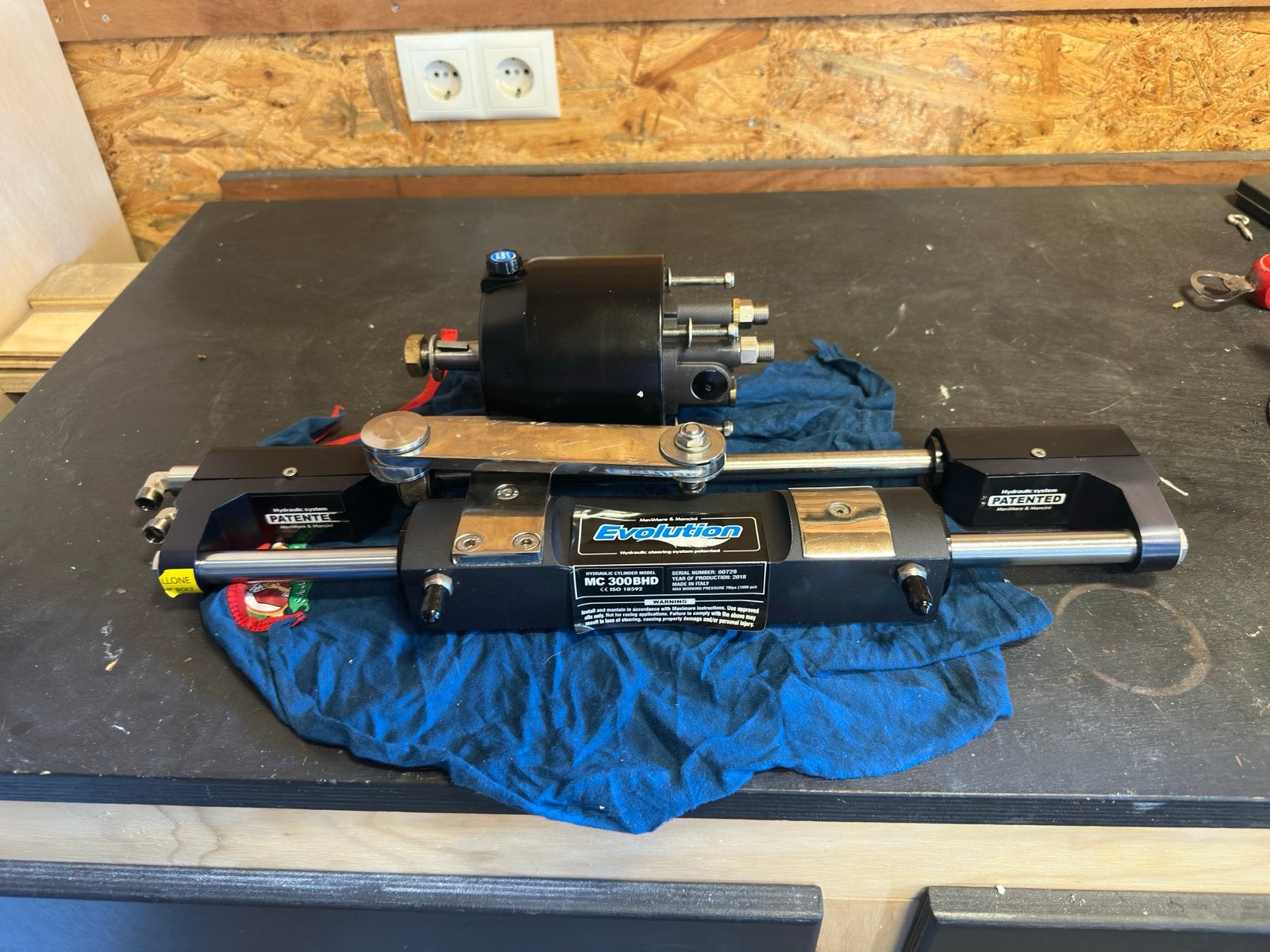 Mavimare GF 300 BHD hydraulische besturing T/M 300 PK., Ophalen of Verzenden, Gebruikt, Motor en Techniek
