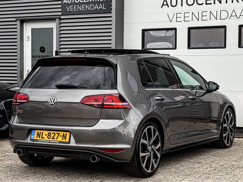 Volkswagen Golf GTI Performance 2.0 TSI 230 PK DSG PANO/KEYL, Gebruikt, 4 cilinders, 1984 cc, Alcantara
