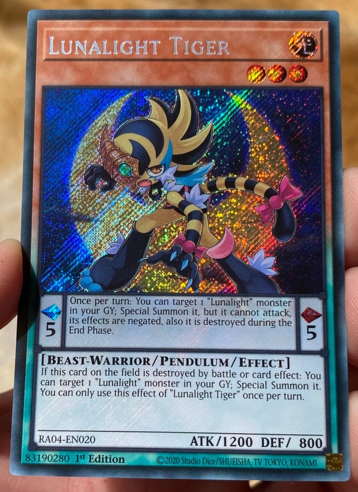 Yu-Gi-Oh! Lunalight Tiger RA04 1st Edition !, Hobby en Vrije tijd, Verzamelkaartspellen | Yu-gi-Oh!, Ophalen of Verzenden, Zo goed als nieuw