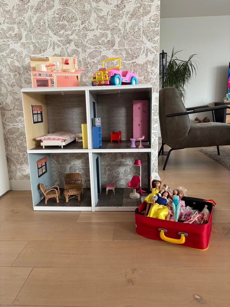 Stevig Poppenhuis en toebehoren, Ophalen, Gebruikt, Poppenhuis