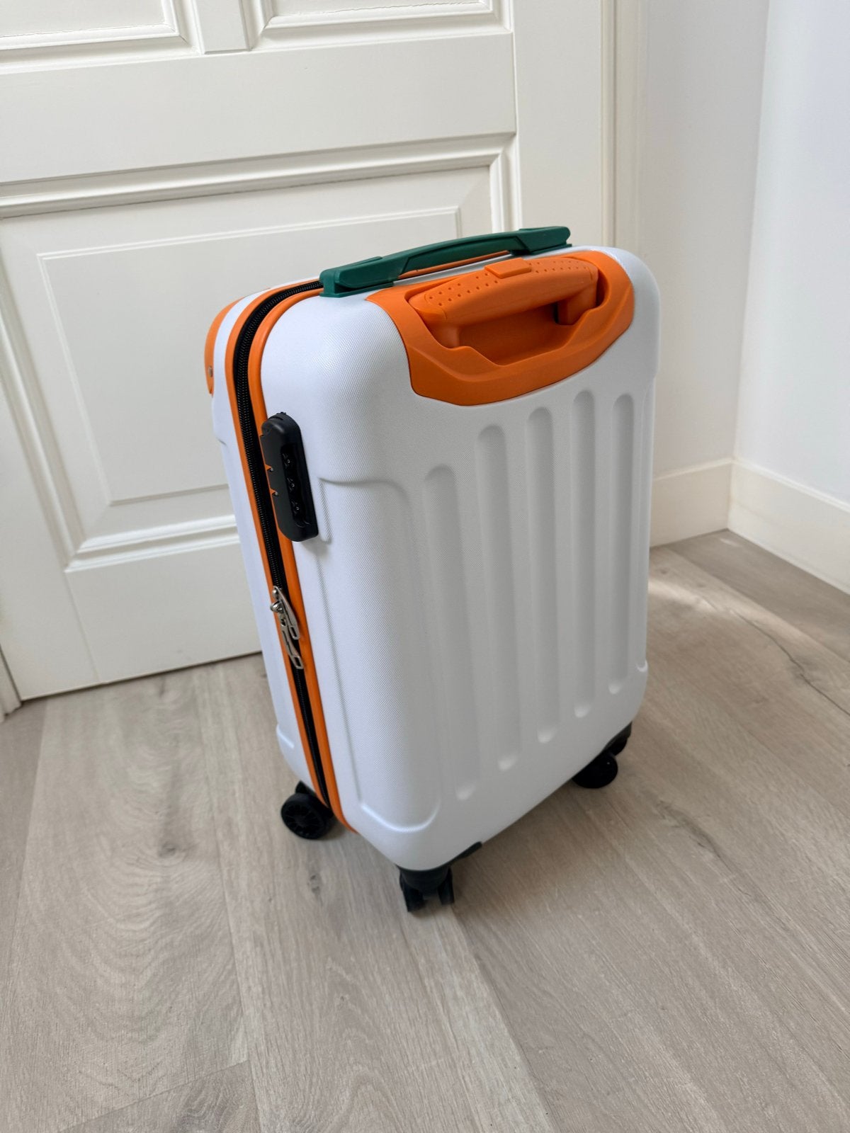 Postcodeloterij trolley koffer, Nieuw, 2 stuks beschikbaar., Sieraden, Tassen en Uiterlijk, Ophalen, 50 tot 60 cm, Hard kunststof