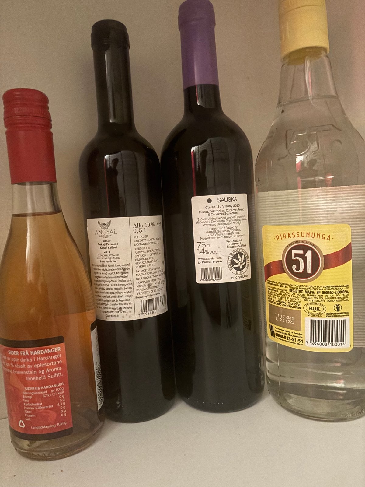 Diverse verzegelde dranken: wijn, cider en cachaça, Ophalen, Nieuw, Overige gebieden, Rode wijn