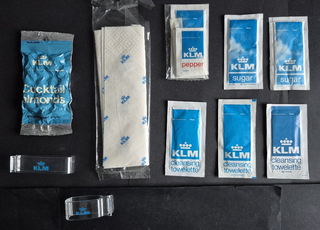 10 KLM onboard items (K1237), Ophalen of Verzenden, Gebruikt, Overige typen