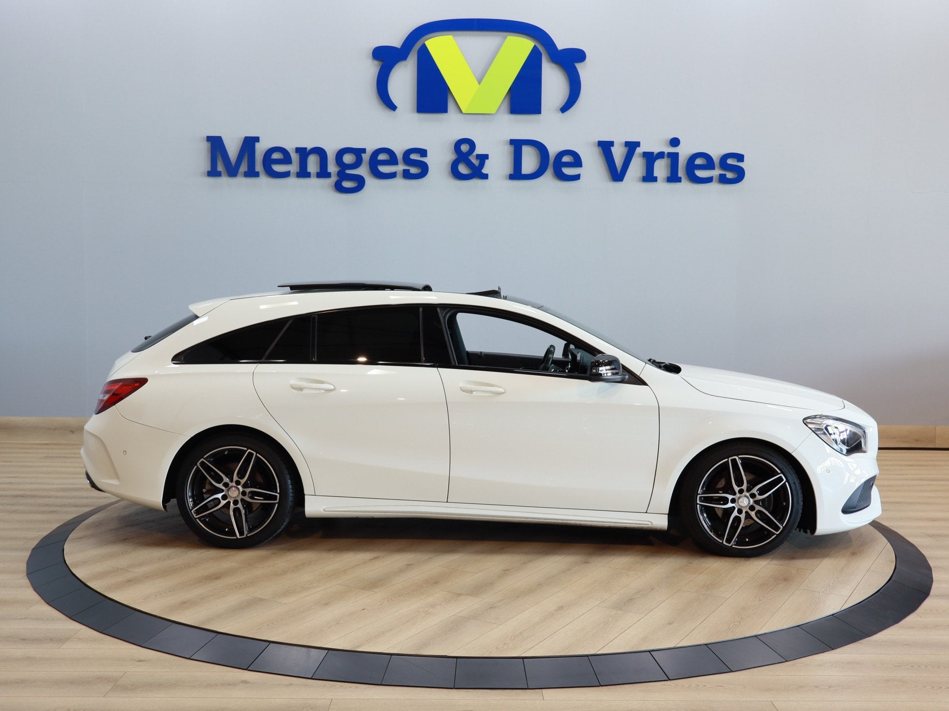 Mercedes-Benz CLA-Klasse Shooting Brake AMG 200 Ambition Air, 730 kg, Gebruikt, Wit, 66 €/maand
