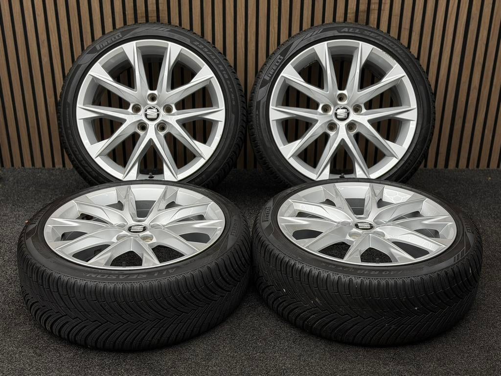 Originele 18 inch Seat Leon FR 5x112 ET51 Pirelli All Season, Ophalen, 18 inch, ., Banden en Velgen