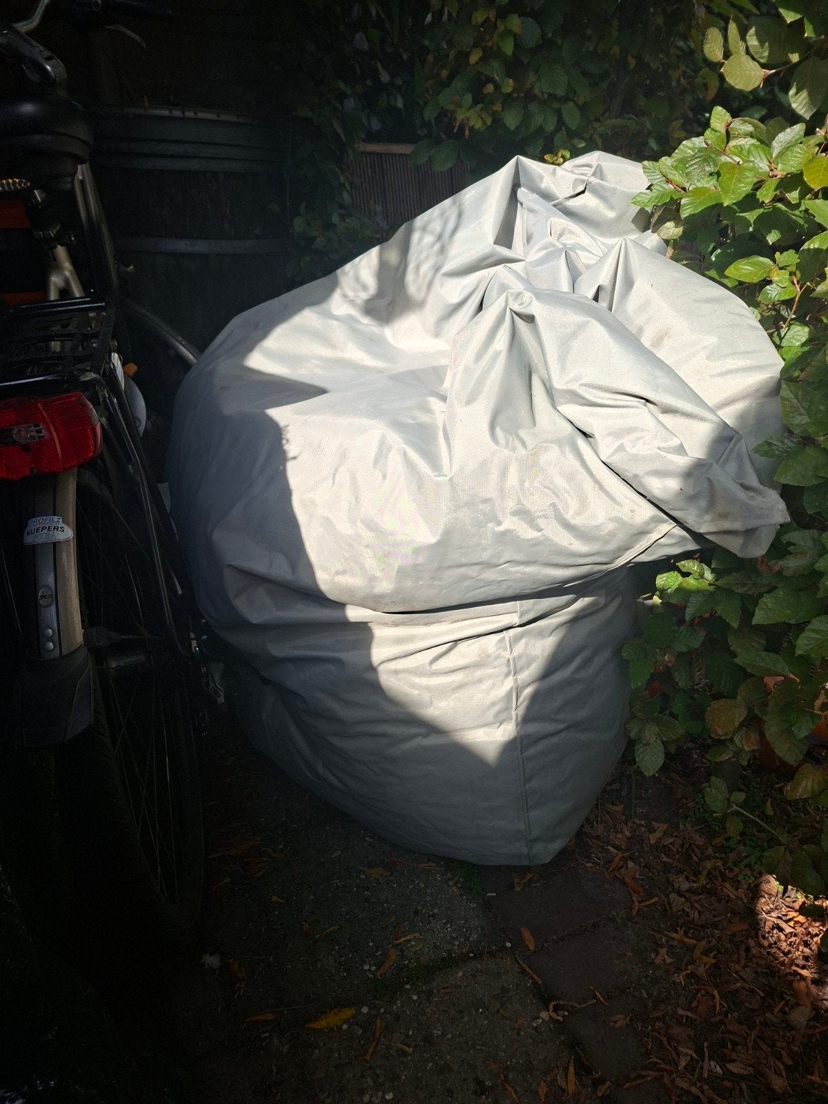 grote grijze zitzak gratis, Huis en Inrichting, Ophalen, Gebruikt, Grijs