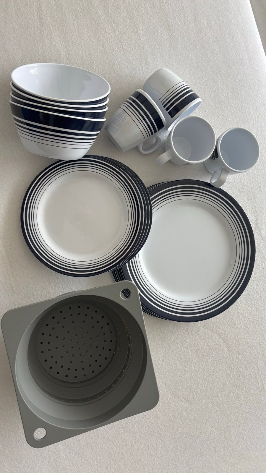 Kunststof servies set met inklapbare vergiet, Ophalen, Gebruikt, Kunststof, Compleet servies