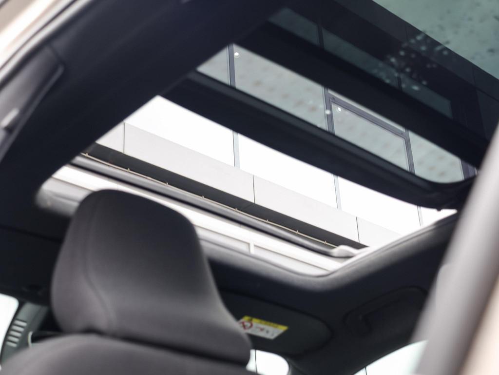 Volvo XC40 Single Motor Extended Range Ultimate 82 kWh | Pan, Automaat, Gebruikt, 82 kWh, 252 pk