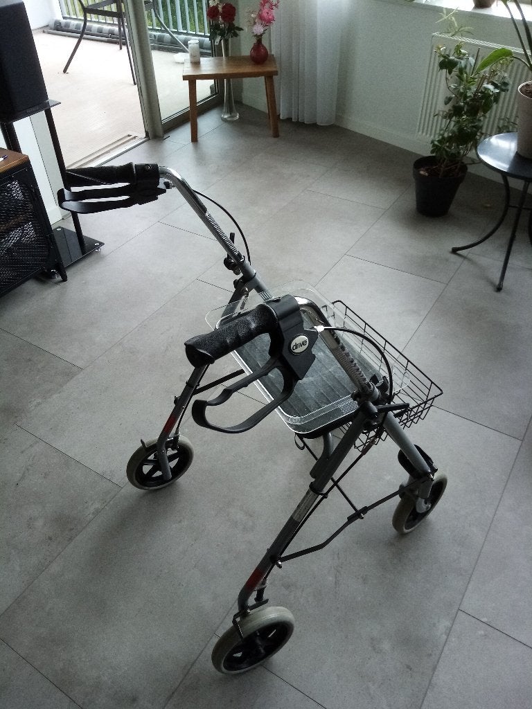 te koop rollator merk drive, Ophalen, Gebruikt