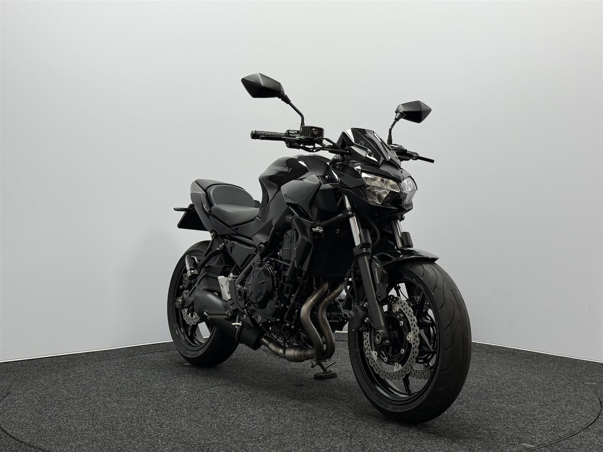 Kawasaki Z650 ABS, Motoren, Motoren | Kawasaki, LED Verlichting, 649 cc, Bedrijf, 12 t/m 35 kW