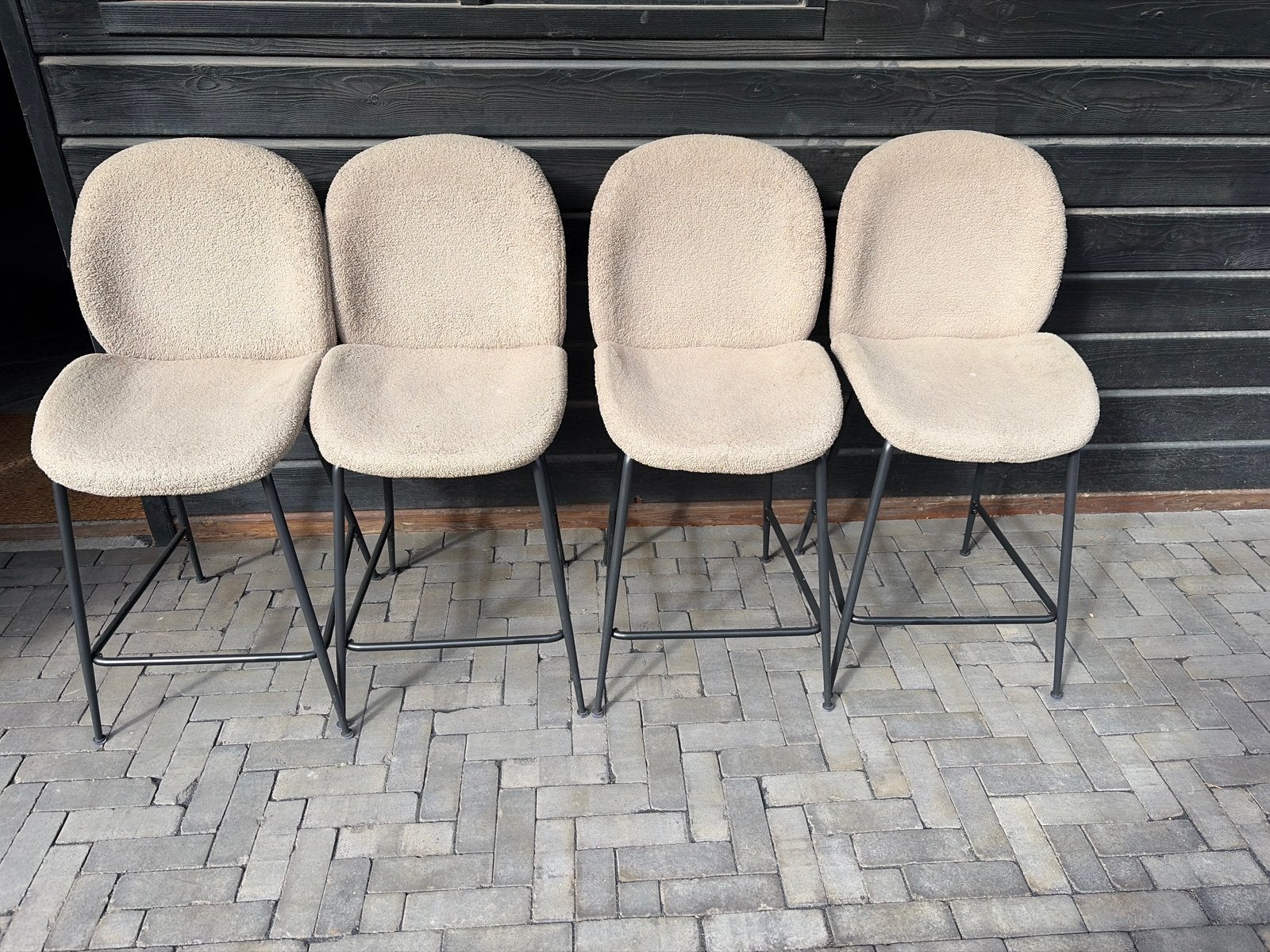 Set van 4 beige teddy barkrukken met zwart metalen onderstel, Ophalen, Gebruikt, Overige kleuren, Vier